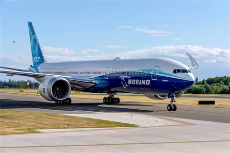777x vs 747|Why The Boeing 777X Is The Perfect 747 Replacement .